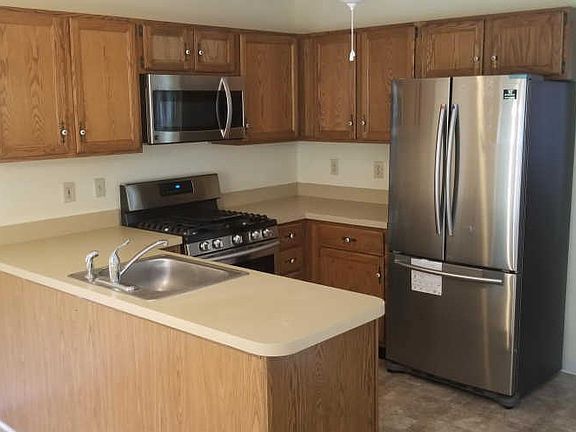 4th image of 104 Orchard Ct