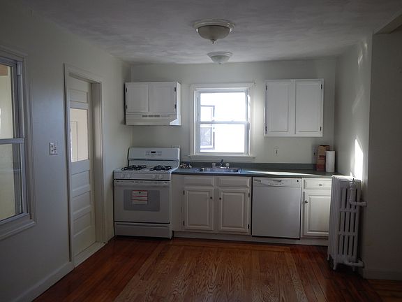 4th image of 29 Hutchinson St