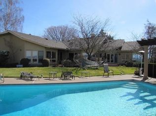 2385 Terri Dr, Medford, OR