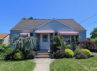 170 E Hill Rd, Colonia, NJ 07067