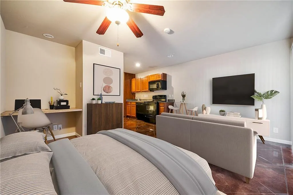 Studio, 1.0 bath, 7420 sqft, $749 — Photo 2