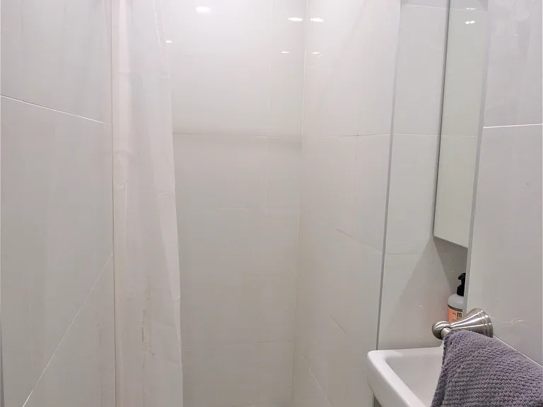 26 Leroy St #14 — Photo 9