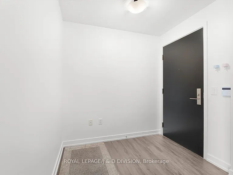 158 Front St E #1018 — Photo 4