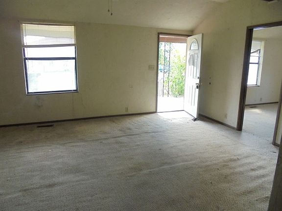 3rd image of 409 W Cleveland Ave