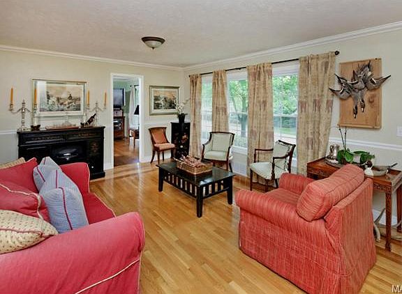 5th image of 506 Bambury Way