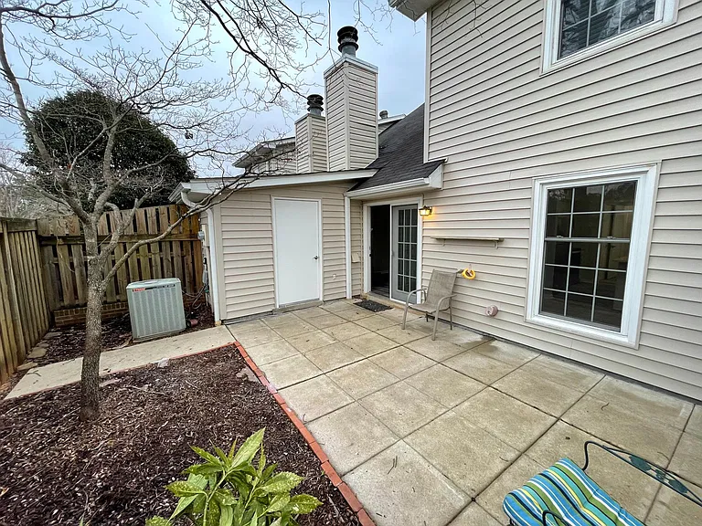 902 Wenwood Cir — Photo 29