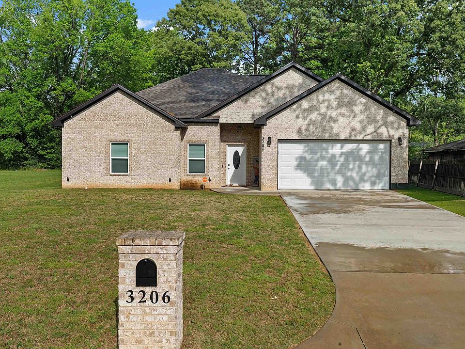 1st image of 3206 Carrie Ln
