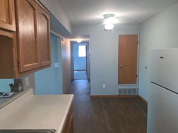 3rd image of 505 N Skyline Dr