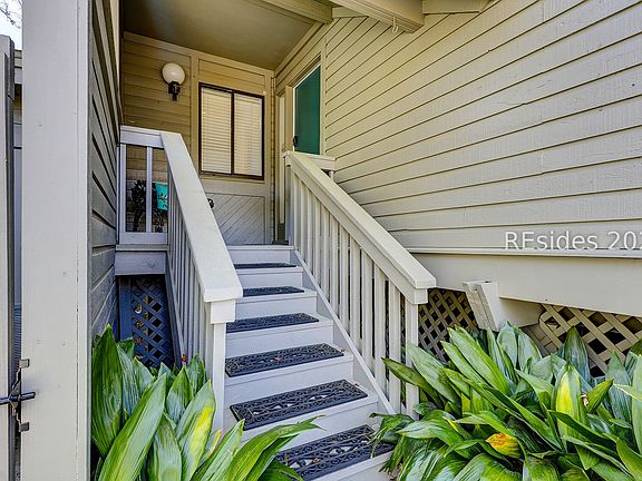 3rd image of 60 Carnoustie Rd APT 979