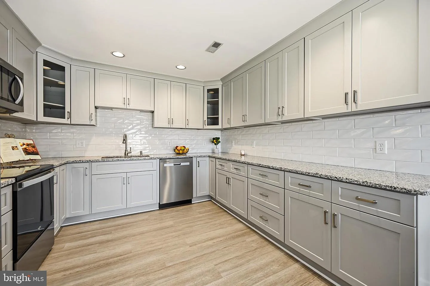 109 Bayview photo 1