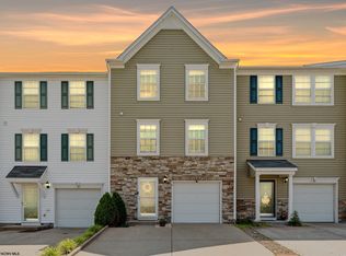 247 Birds Eye View Dr, Morgantown, WV 26501