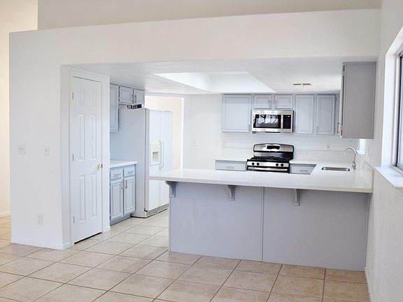 3rd image of 7128 Tropical Island Cir