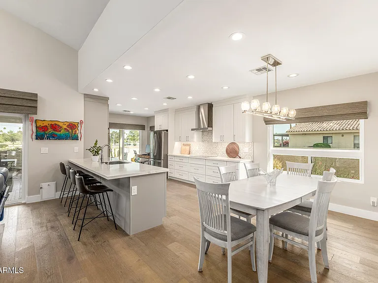 5137 N 79th Pl — Photo 3