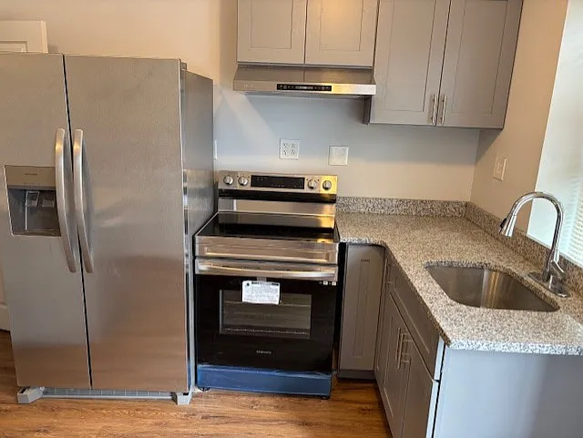 3 bed, 1300 sqft, $1,595 — Photo 1