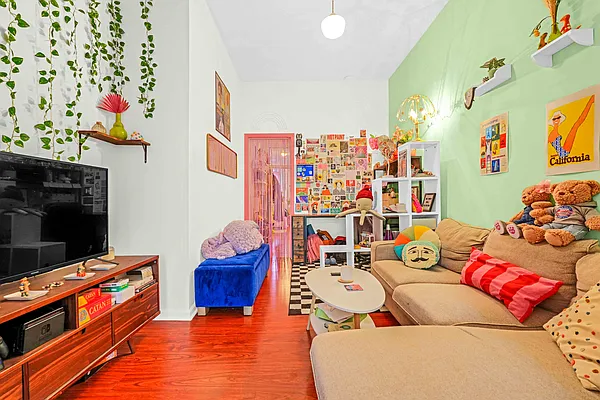 Rented by Brownstone Property Group | media 6