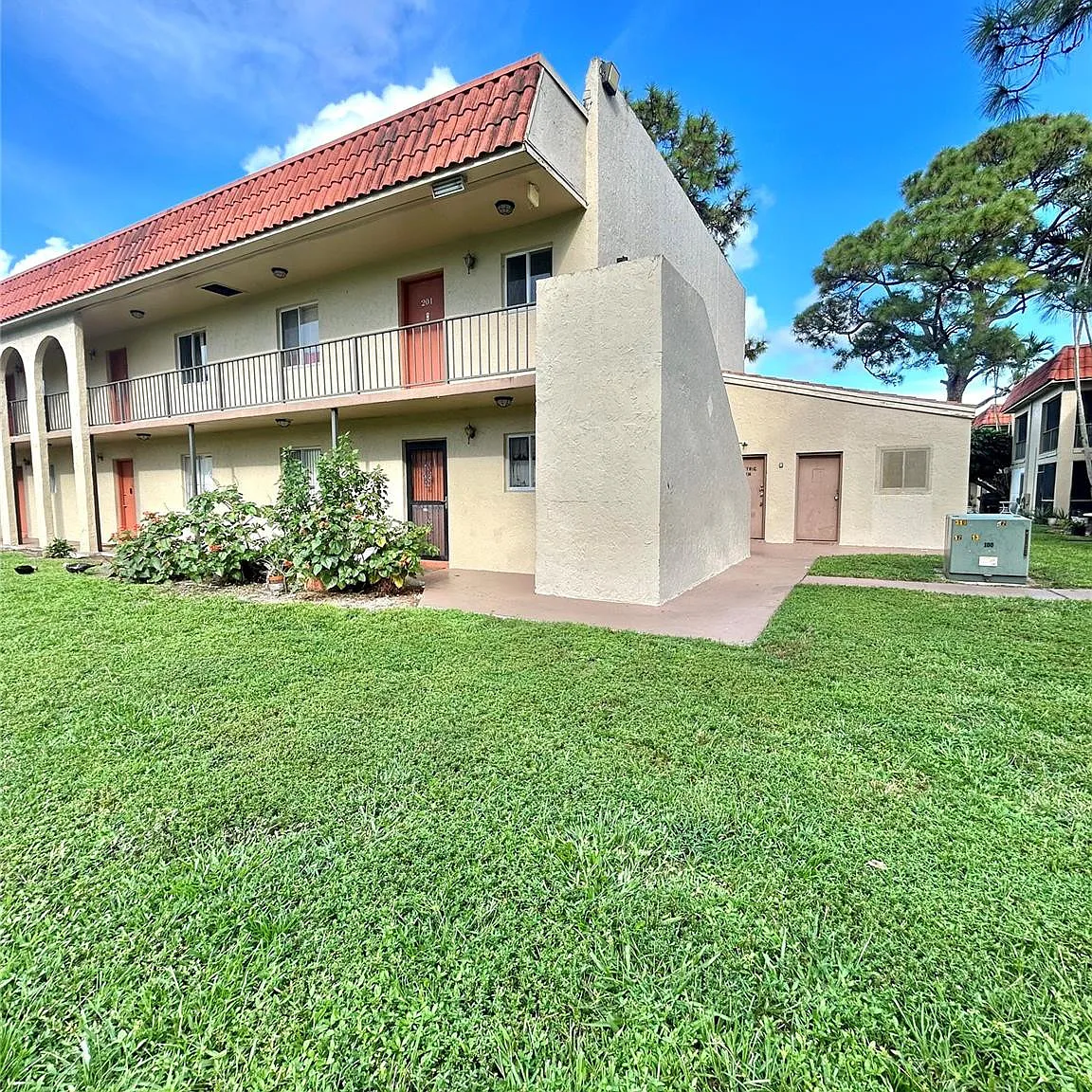 6100 Forest Hill Blvd — Photo 1