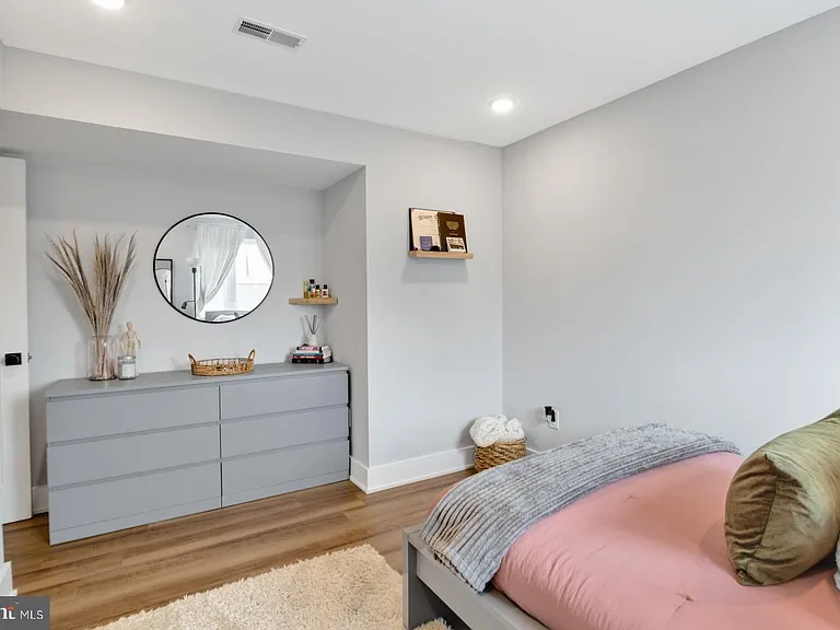 3965 Lancaster Ave #204 — Photo 16