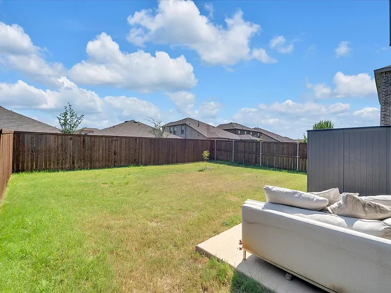 14152 Calderwood St — Photo 33