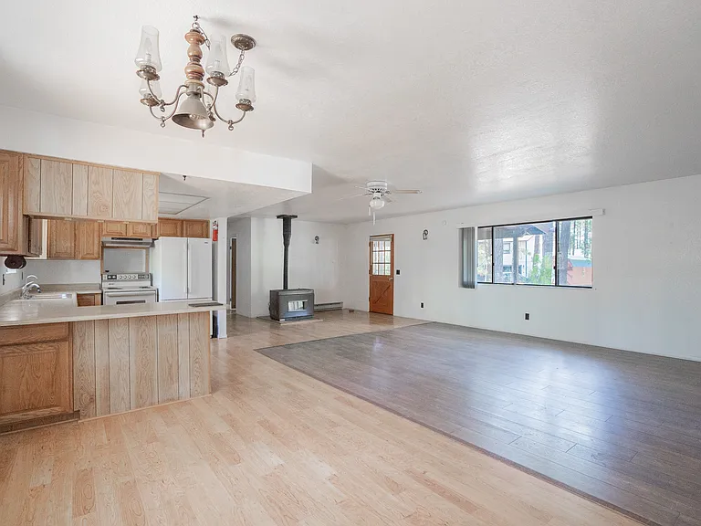 5383 Glenwood Ln — Photo 12