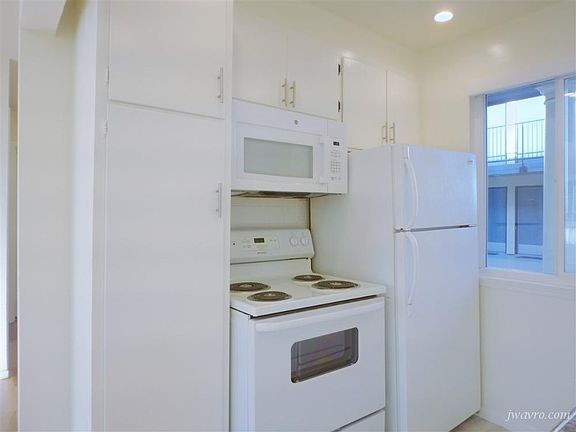 2nd image of 1222 Clayton St #25