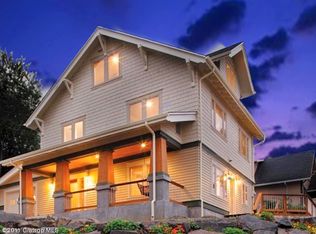 737 10th St, Astoria, OR 97103