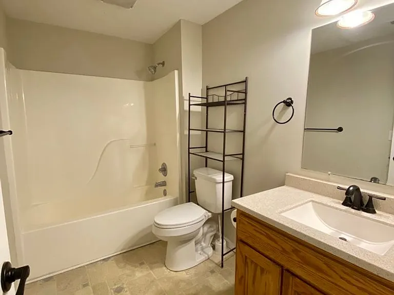 821 Court St #A — Photo 11
