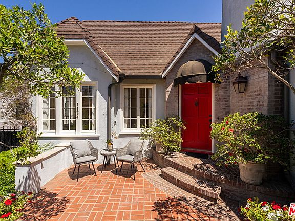 2nd image of 1174 Masselin Ave
