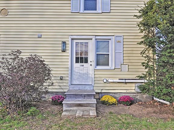 2nd image of 118 Village St