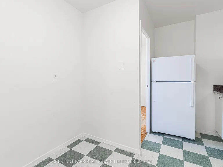 40 Godstone Rd #1507 — Photo 24