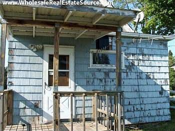 3rd image of 212 Cherry St