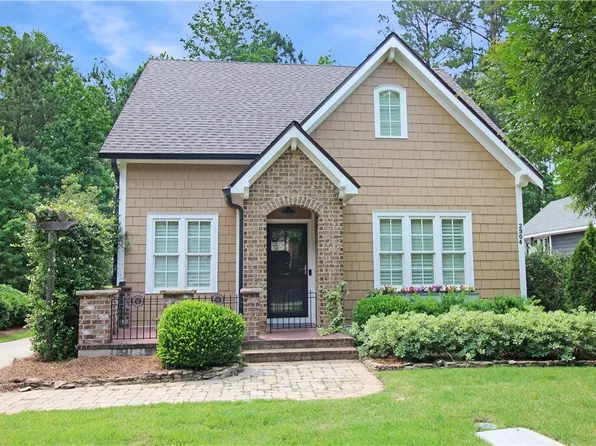 2904 Lone Eagle Ln, Opelika, AL 36801