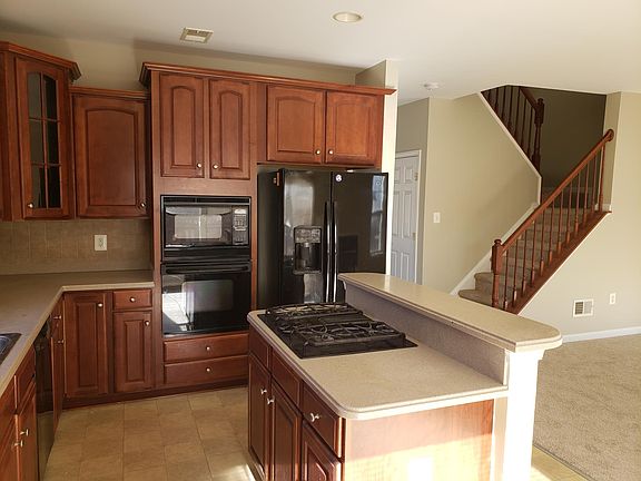 2nd image of 1006 Hoke Ln
