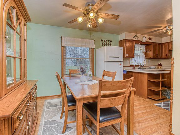 5th image of 233 Saint Ann Ave
