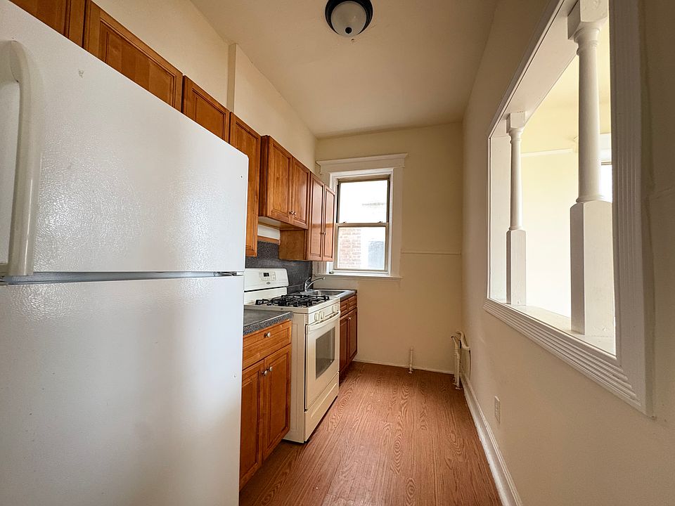 1st image of 92 W 33rd St #D2