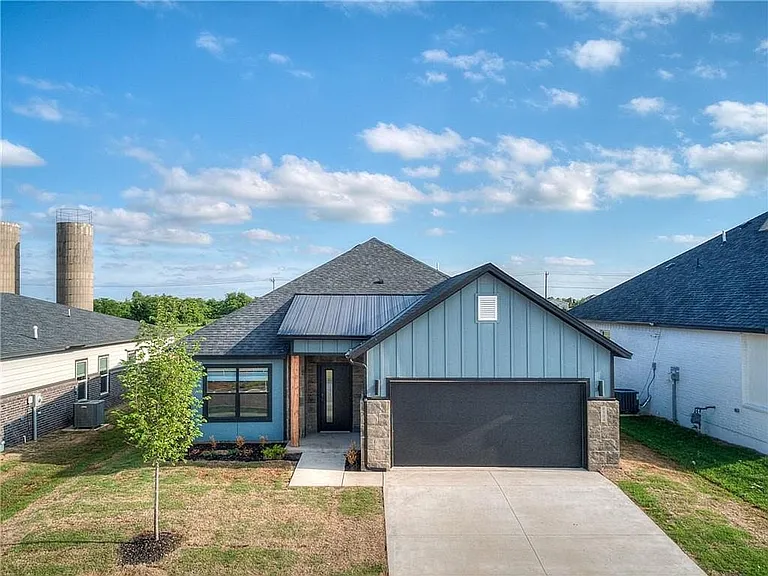 8104 NW 151st Cir — Photo 34