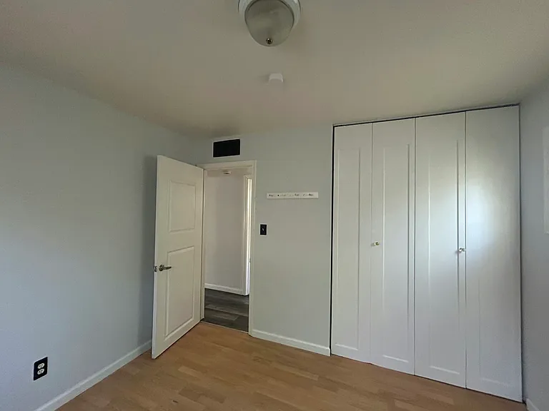 4987 Roosevelt Blvd — Photo 12