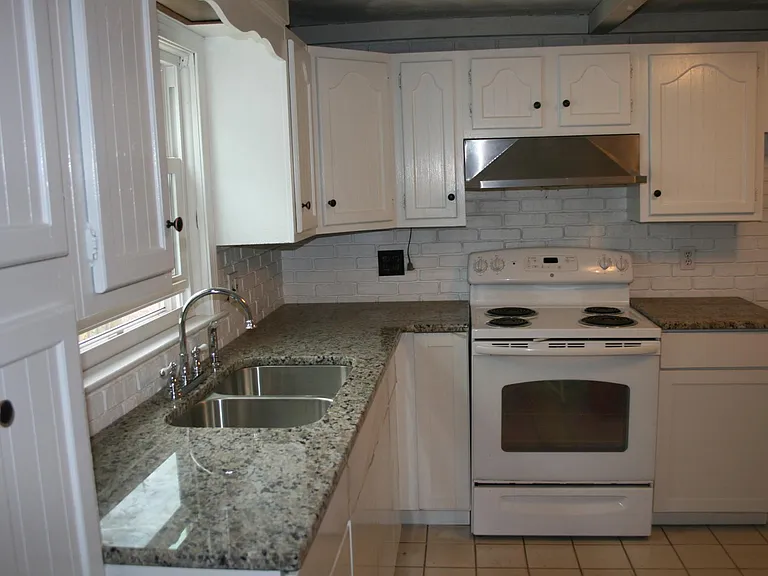 10 Chestnut St — Photo 8