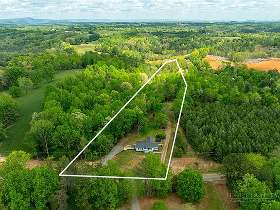 3rd image of 379 Pat Nixon Road