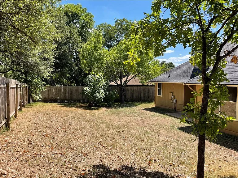 8003 Willet Trl — Photo 37