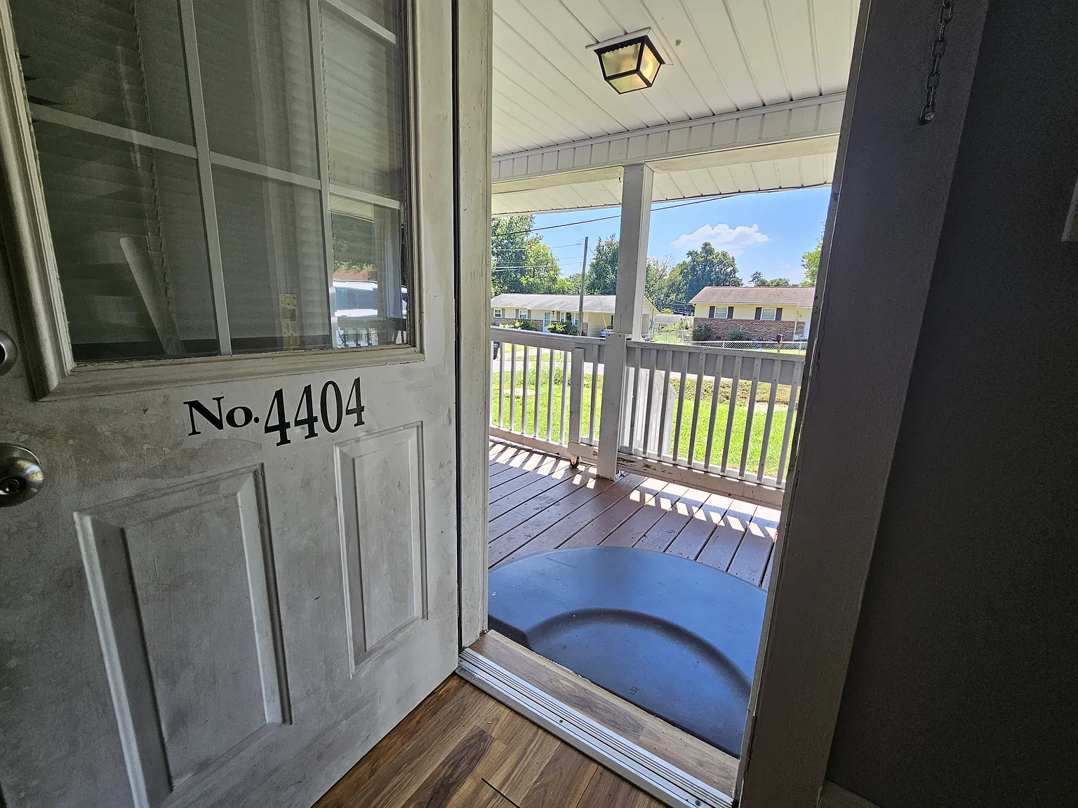 2 bed, 742 sqft, $1,600 — Photo 3