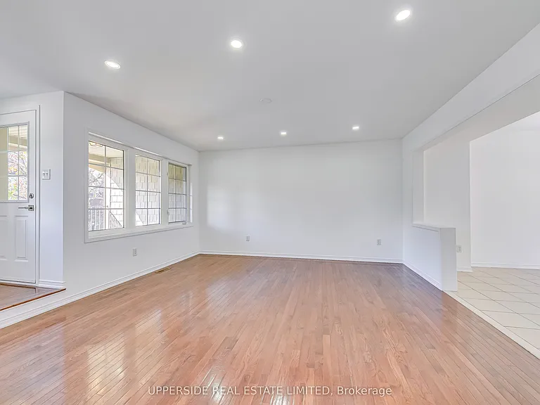 2341 Parkhaven Blvd W #5 — Photo 7