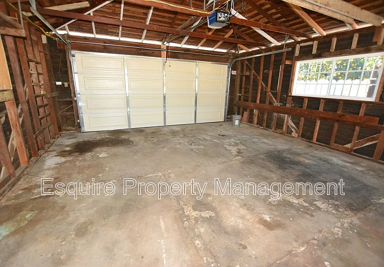 391 Harvard St — Photo 15