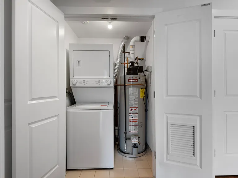 1325 Adams St #402 — Photo 18