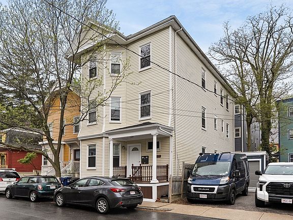 3rd image of 177 Chestnut Ave