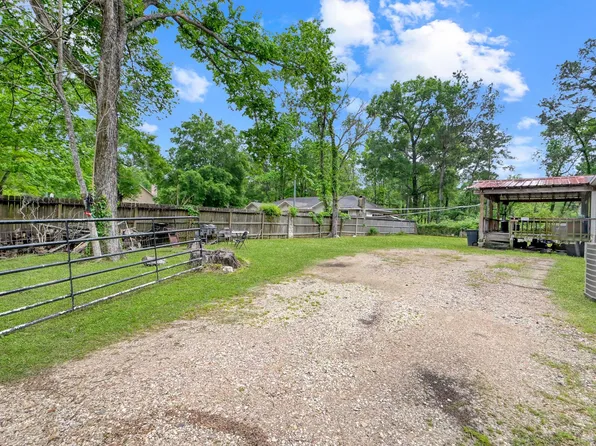 23594 Pine Forest Dr, New Caney, TX 77357