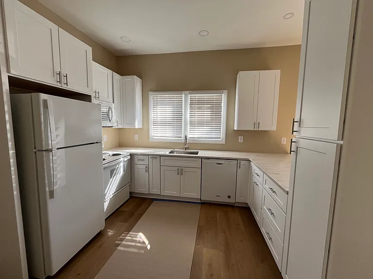 323 Caldwell Ave — Photo 11