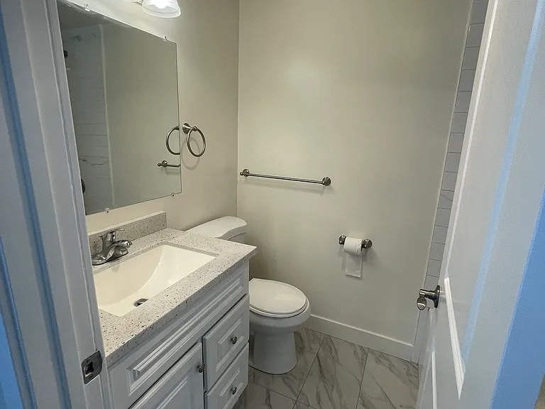 1037 Linden Ave #8 — Photo 23