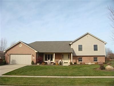 1st image of 425 Shadowood Dr