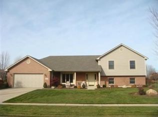425 Shadowood Dr, Vandalia, OH 45377