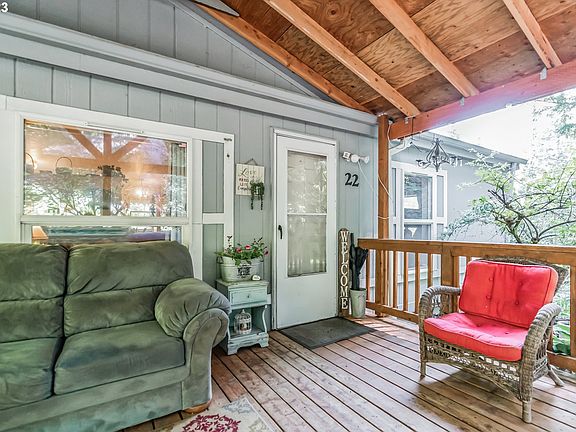 2nd image of 22 Leslie Ln